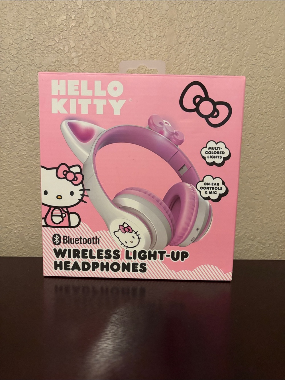 Hello Kitty Bluetooth Headphones — Pink & White Light-Up Ears